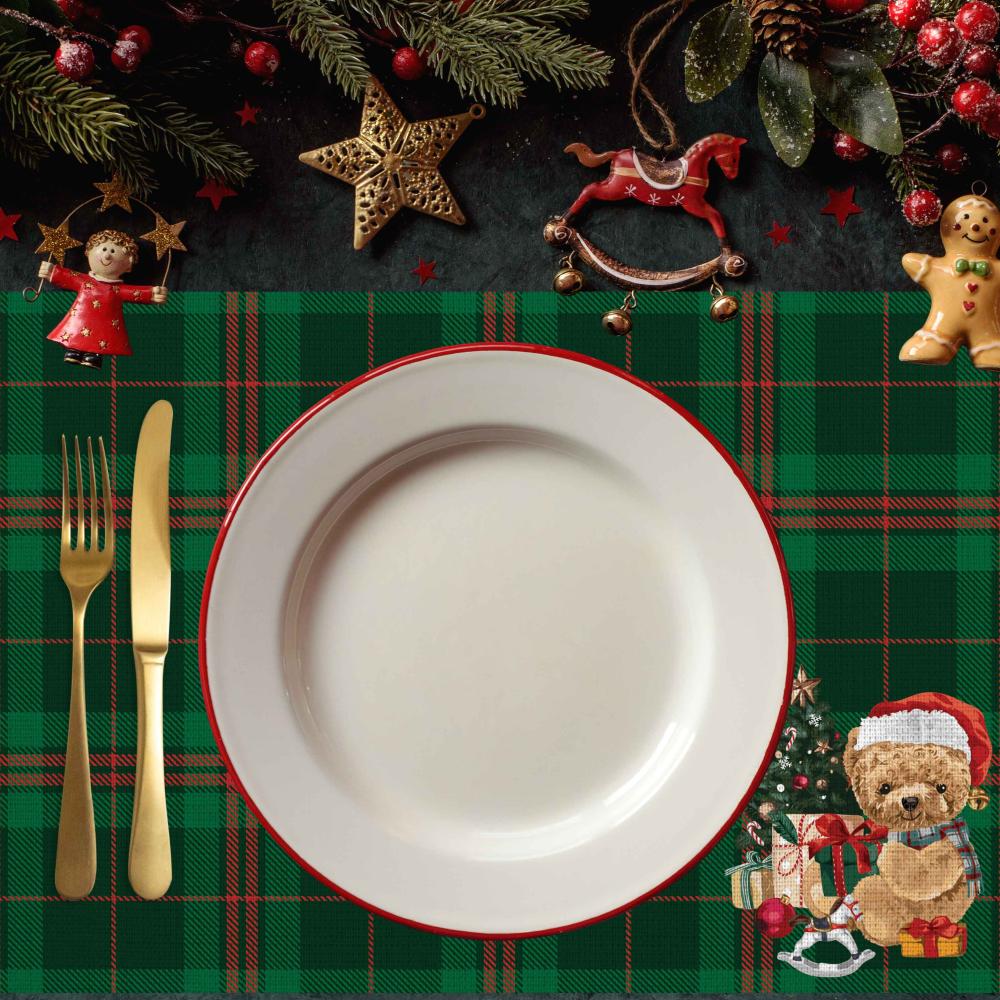 Santa Bear Ekose Amerikan Servis – Teddy Kumaş İçin Yılbaşı Sofraları - 4'lü Takım (30x50 cm)