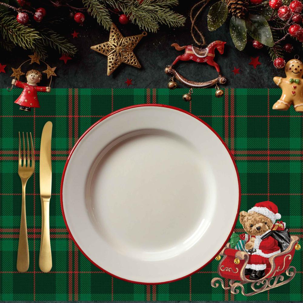 Santa Bear Ekose Amerikan Servis – Teddy Kumaş İçin Yılbaşı Sofraları - 4'lü Takım (30x50 cm)